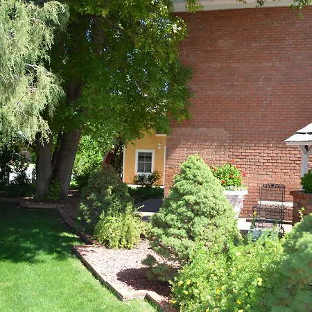Heritage Inn Bed And Breakfast